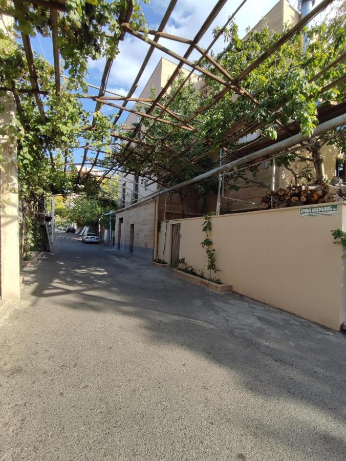 Hotelise I Blue-Poppy Apartment يريفان المظهر الخارجي الصورة
